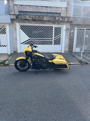 HARLEY-DAVIDSON STREET GLIDE SPECIAL 